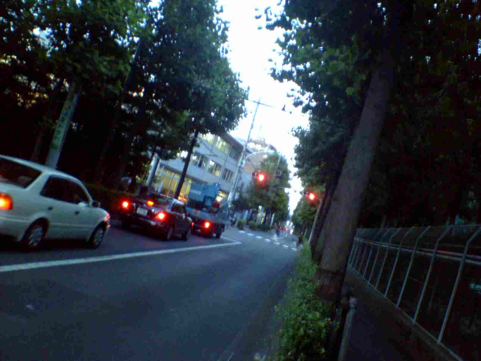 上石神井公園駅へ続く道